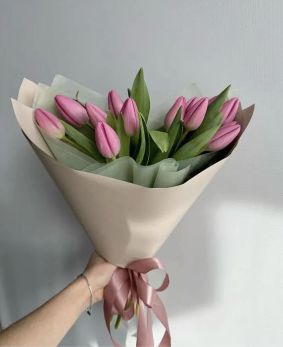 Тюльпаны с оформлением