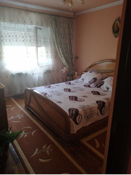 Închiriez apartament