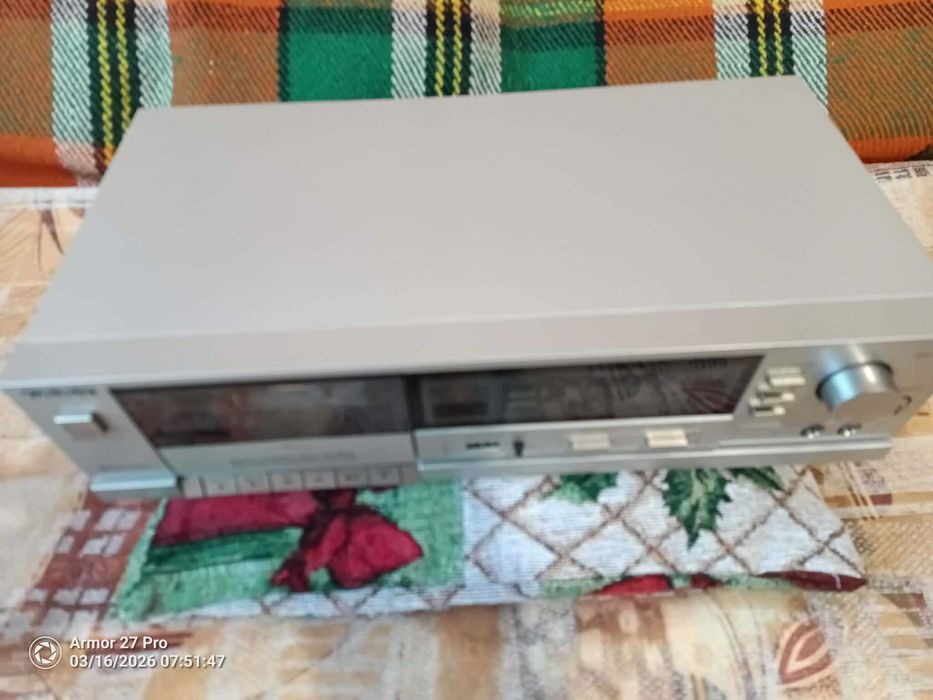 Продавам касетен дек TECHNICS RS-B105