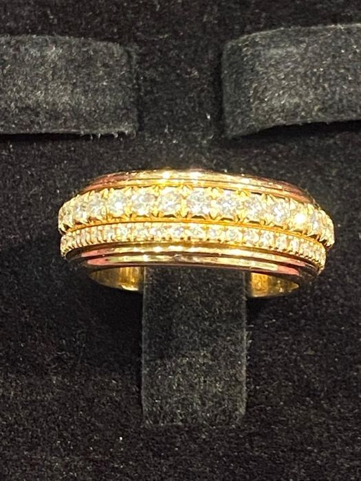 Продам шикарное брендовое кольцо оригинал.