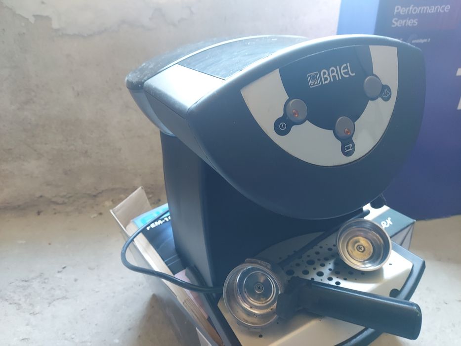 Продавам кафе машина