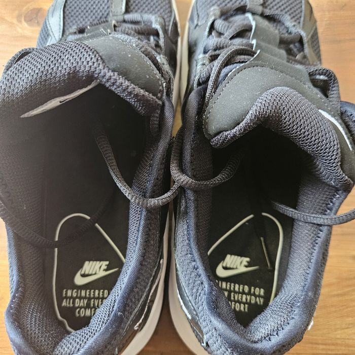 Маратонки.  Nike