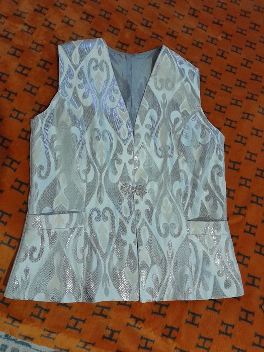 Платья              .