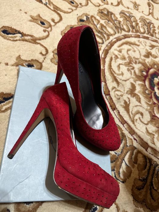 Catwalk женская обувь 39-40 размера