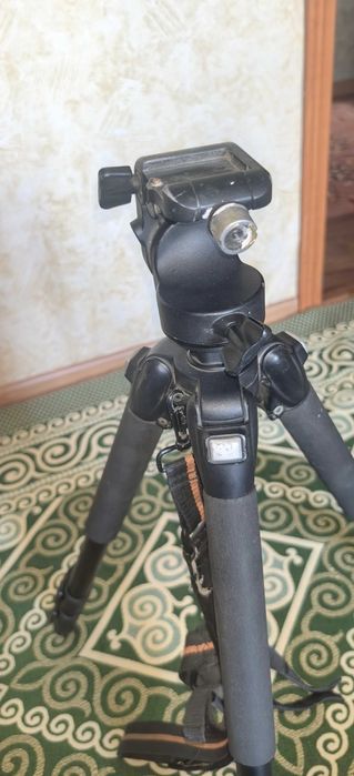 Продам Штатив профессиональный.
