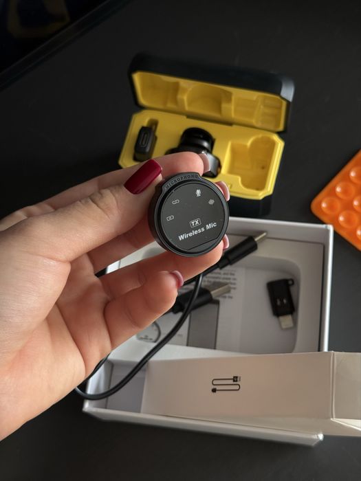 Микрофон, петлички, экшн-войч