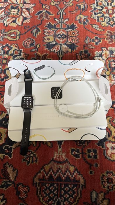 Apple Watch Se 44 mm 89% акб