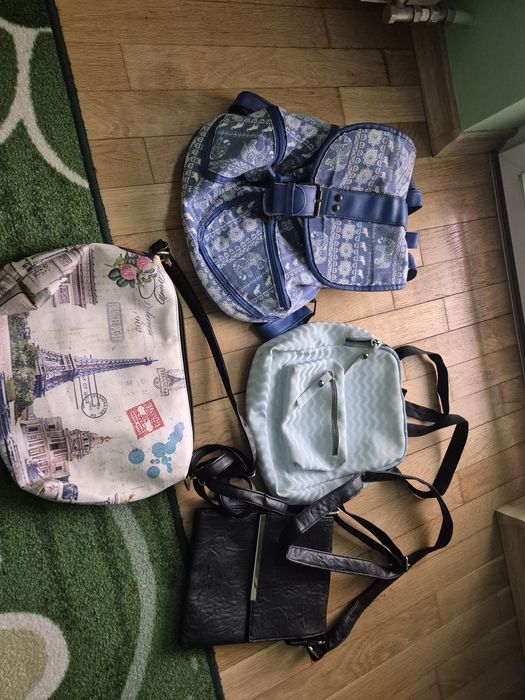 Малки чантички и ранички