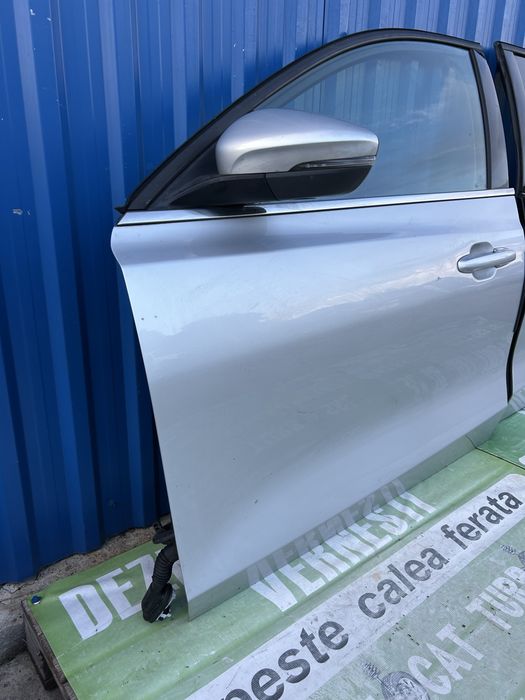 Ușă stânga față Ford Focus 4