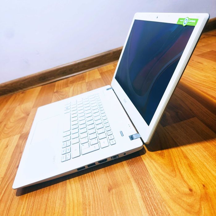 Laptop ACER Aspire V, IntelCore i3-5005U, SSD, Windows 11, UltraSlim