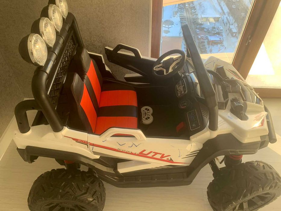 Детская машинка на пульте