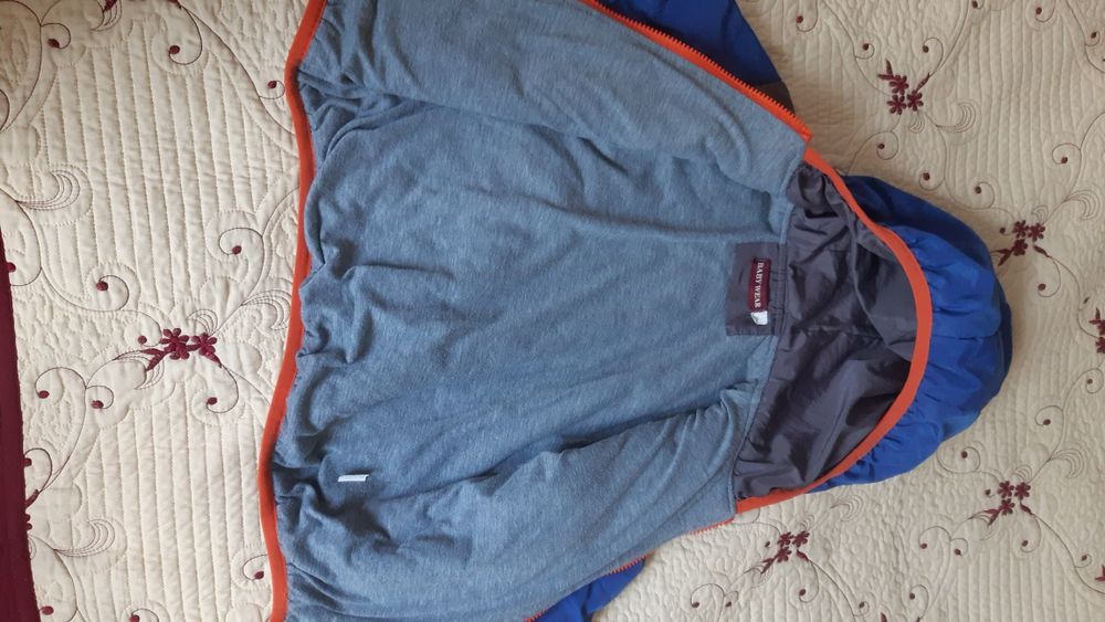 Куртка на 6-7лет