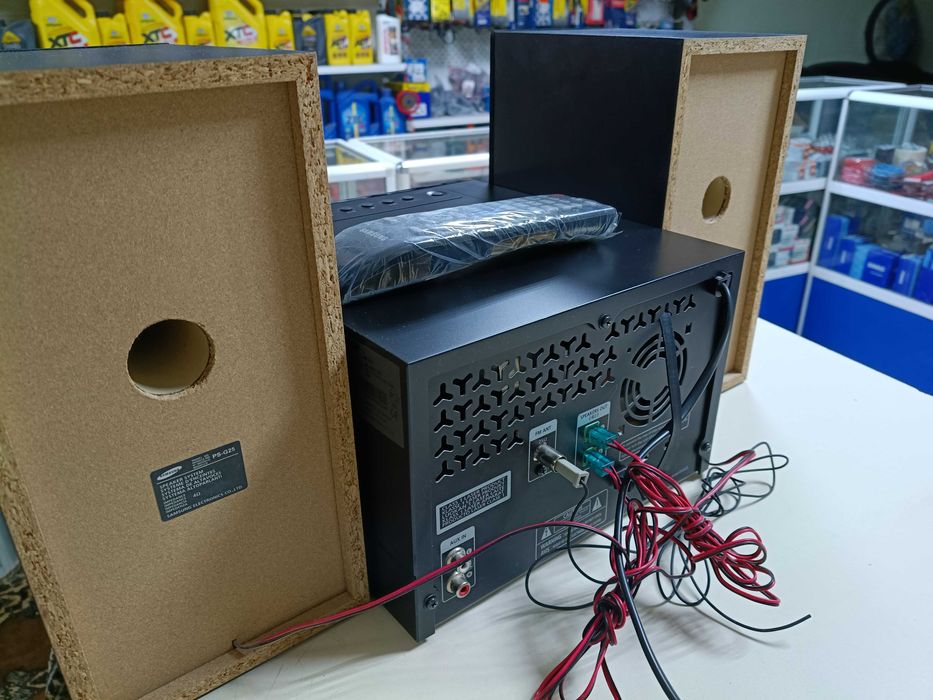 Продам мини музыкальный центр SAMSUNG