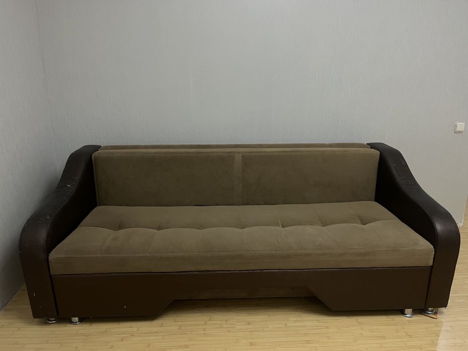 Диван двухспальный