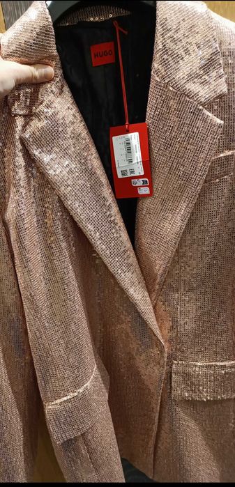 Оригинално дамско Hugo Boss blazer