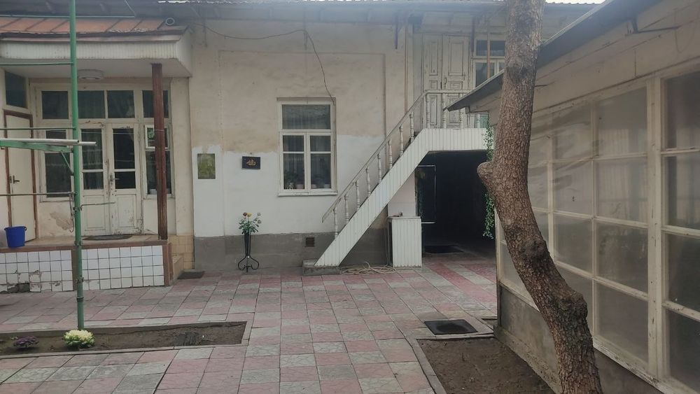 ЮнусОбод,Уста Ширина ховли сотилади 3,8 сотих