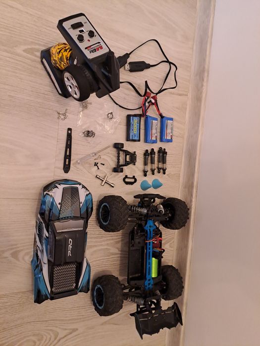 Mașina off-road RC 4x4  cu telecomanda