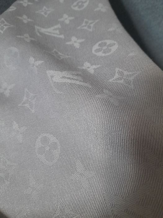 Sal mare Louis Vuitton, casmir/lana, 350 lei