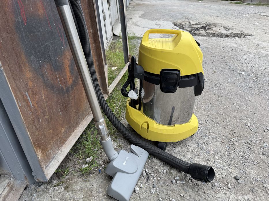 * Karcher WD3 Premium в хорошем рабочем состоянии