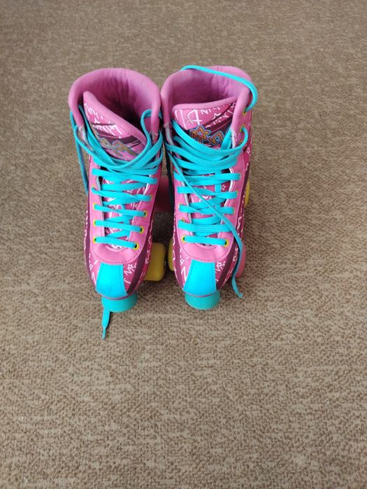 Ролкови кънки, в добро състояние са