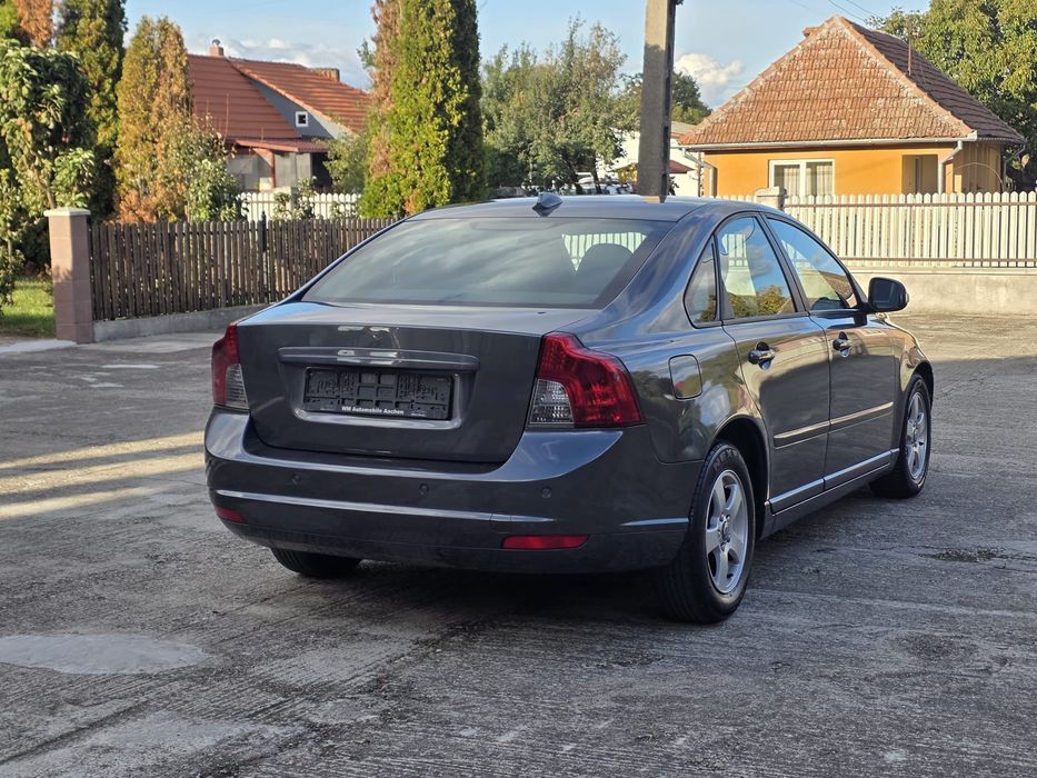 VOLVO S40 2010 — imagine 3