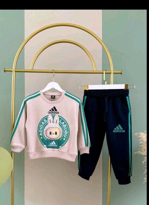 Детски спортен екип