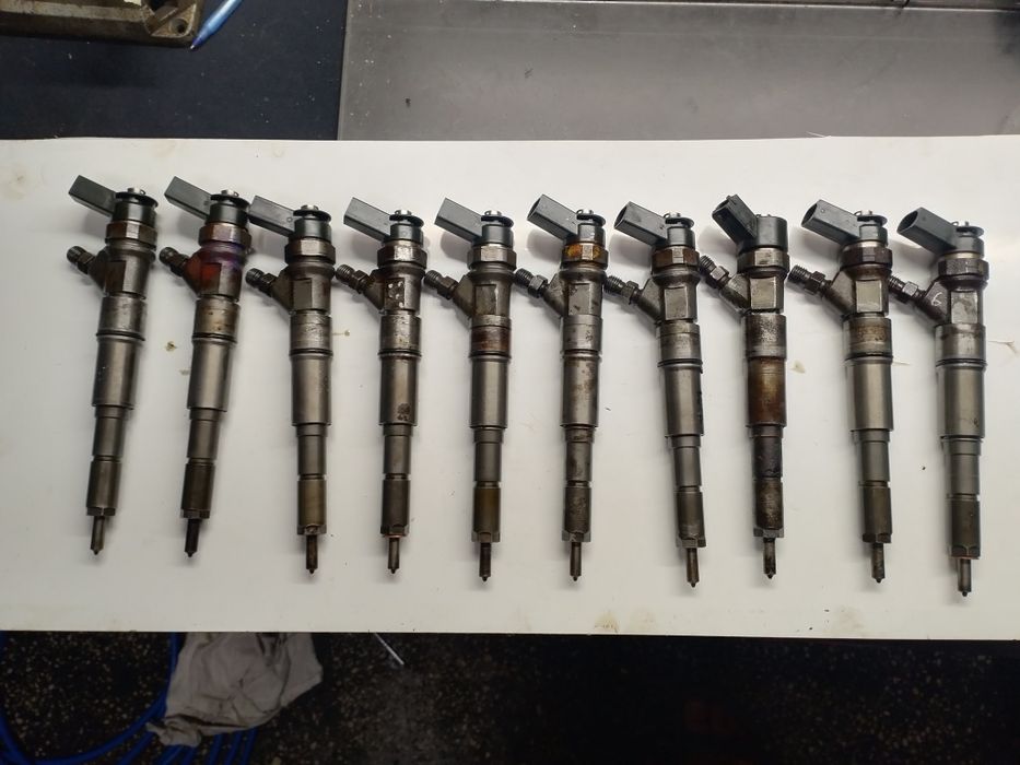 Vand injectoare Bmw  pt 2.0 2.5 3.0