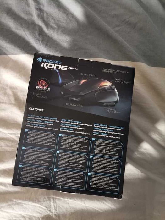 Продавам геймърска мишка и подложка roccat kone aimo /roccat kanga