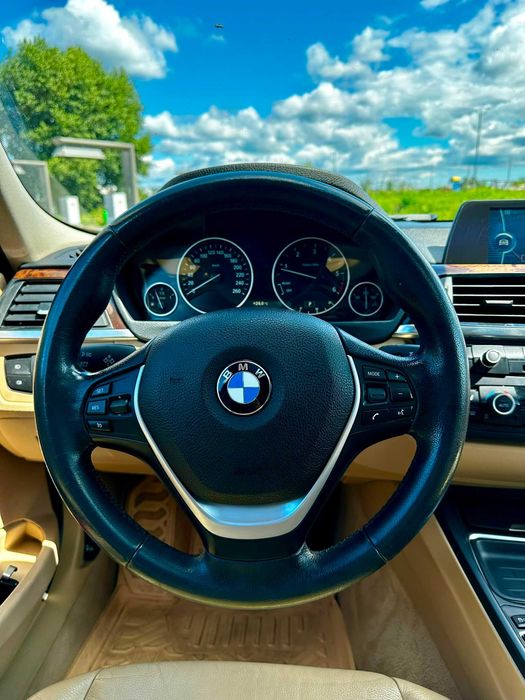 Vand BMW F30 320d - 2013 - 184 CP - 271.000km - automat - trapa - 11.000 euro - distributie schimbata