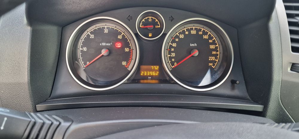 Opel Zafira 1.9 CDTI, 120 CP