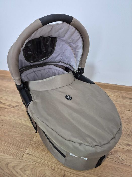 Бебешка количка Mutsy Evo 3 в 1