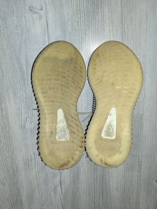 Yeezy 350 folositi