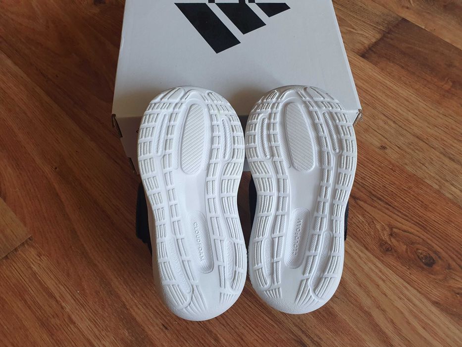 Бебешки маратонки ADIDAS 22ри номер
