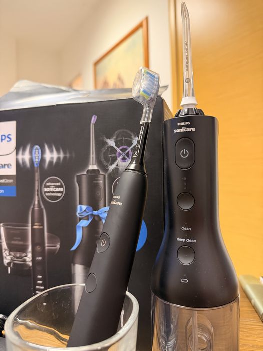 Phillips четка за зъби + зъбен душ