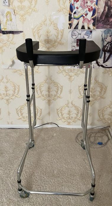 Ходунок с подлокотной опорой