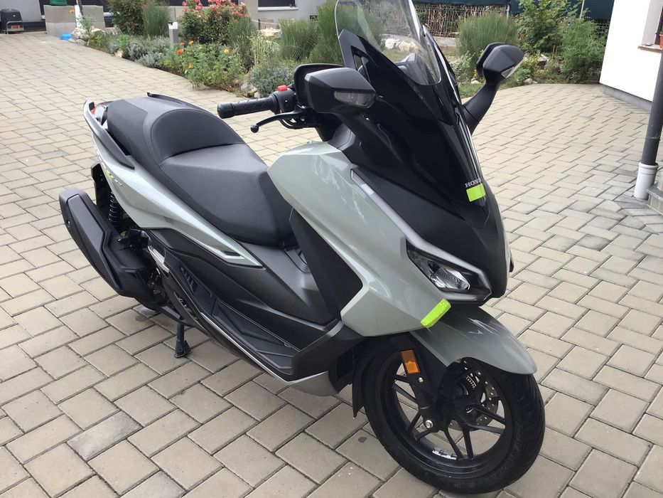 Vand scooter Honda Forza 350