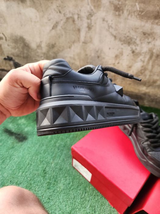 Adidasi Valentino originali