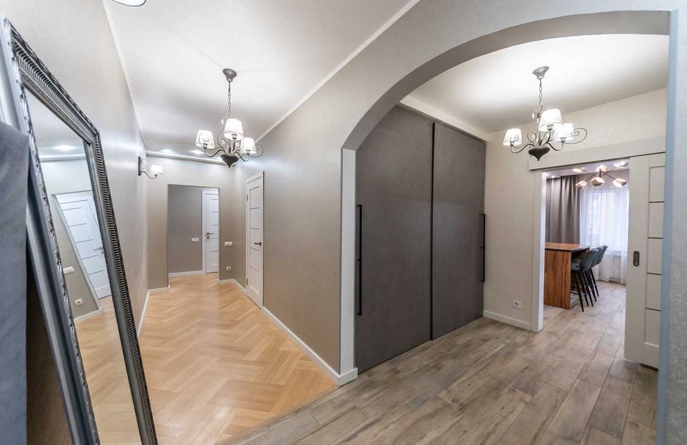 Дава се под наем Тристаен апартамент в София, Красно село - 99 кв.м за 714 € - Снимка #2