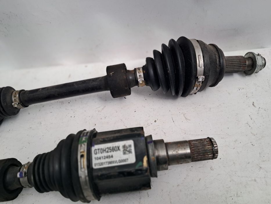 Полуоска Mazda CX-30