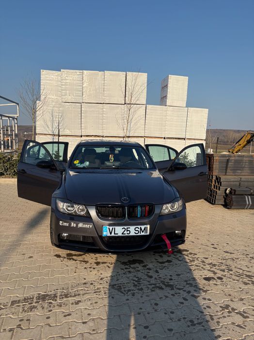 Vând BMW e 90 M pachet