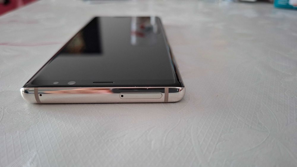 Продавам телефон Samsung Note 8 Gold