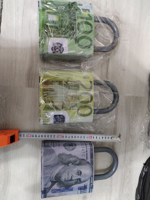 Копилки жестяные есть варианты