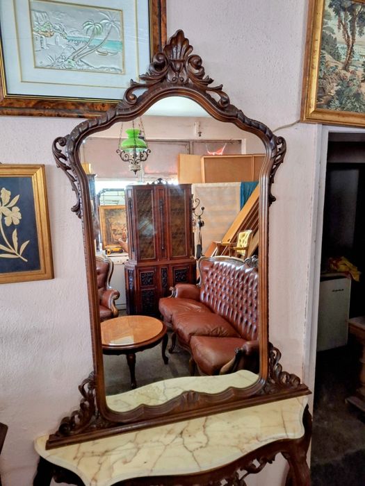 Барокова конзола , корпус Орех мраморен плот и кристално огледало