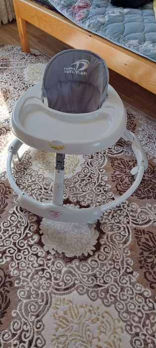 Детский ходунки почти новая