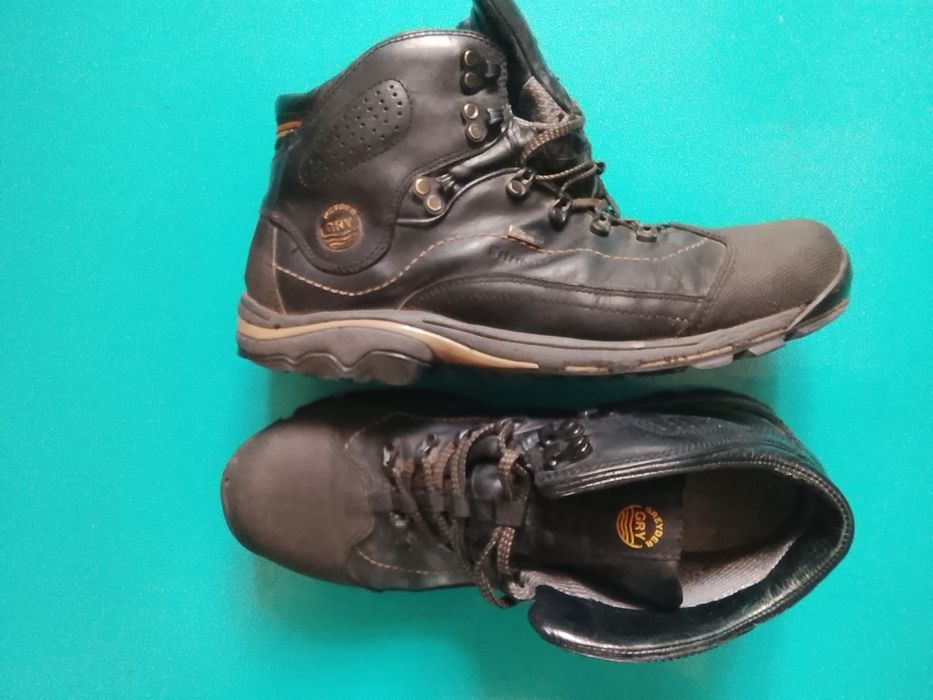 Продам мужские ботинки