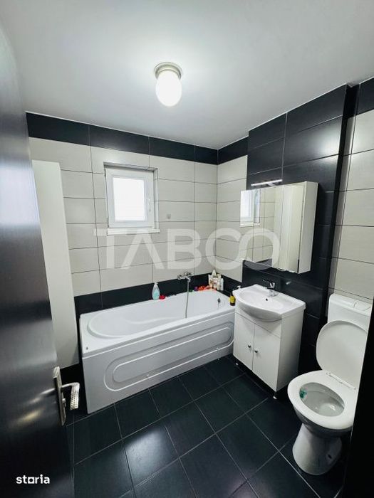 Casacu 4 camere de vanzare  zona linistita  Sura Mare Sibiu