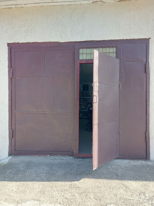 Uși de garaj metalice