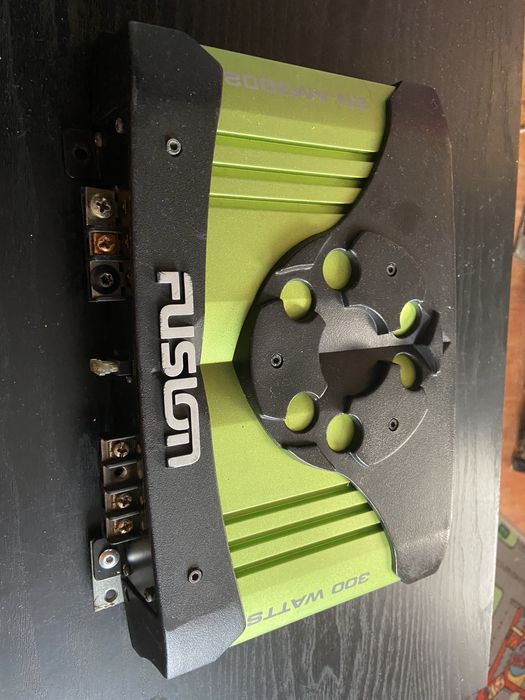 Subwoofer B&W 1000W + amplificator