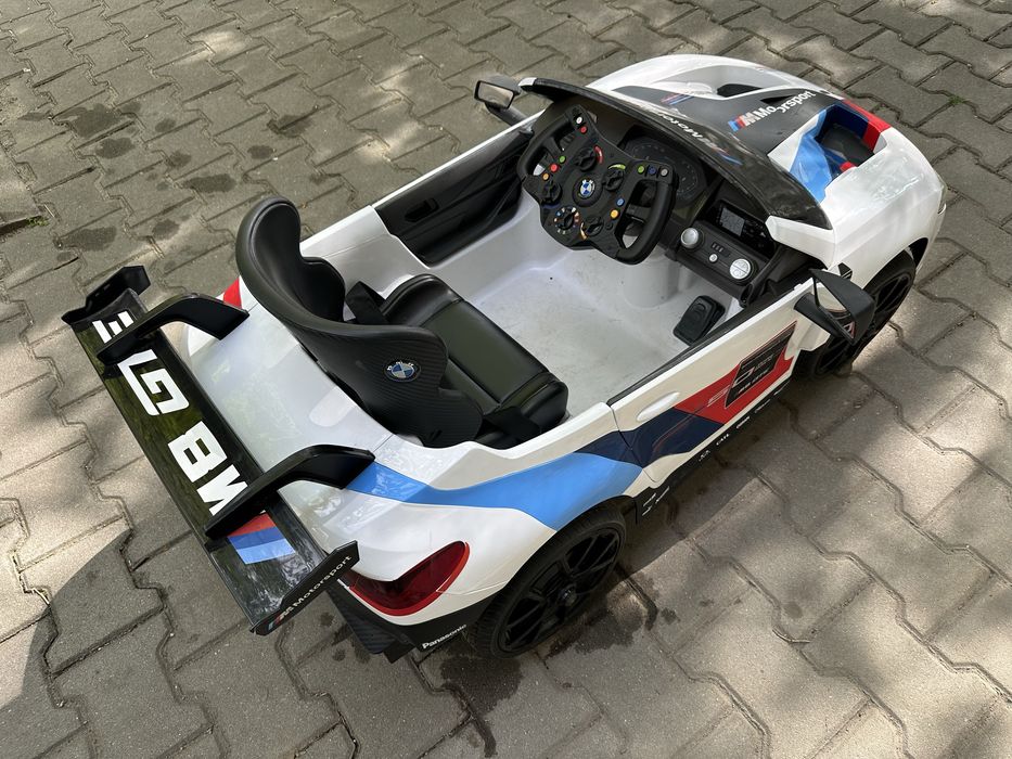 BMW M8 GTE детска електрическа количка