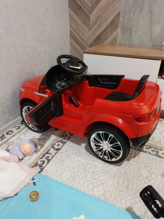 Машина с пультом управления